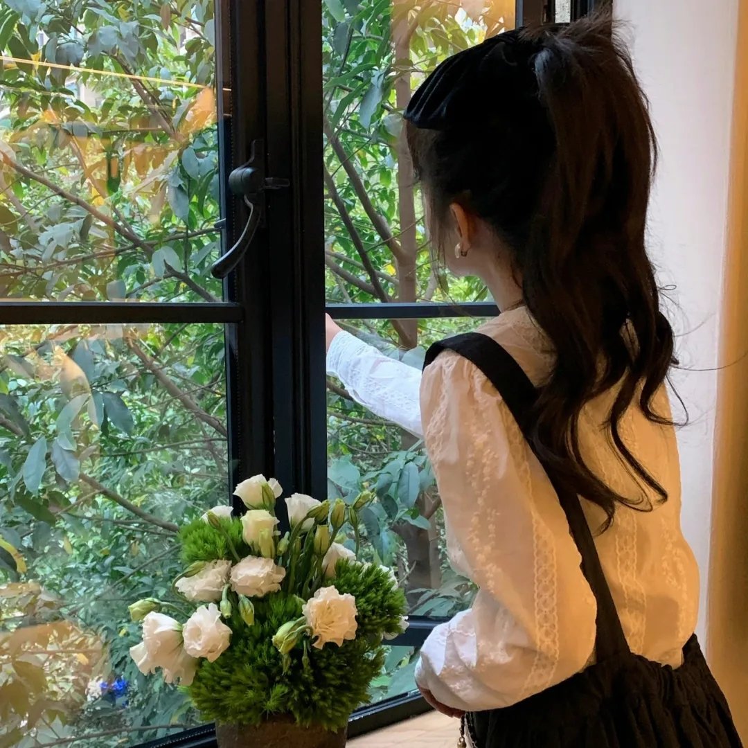 BTS纪念碑：超越星辰